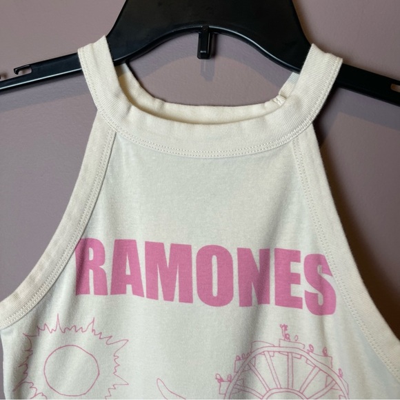 AE Cropped High-Neck Ramones Graphic Tank Top M - Picture 4 of 9